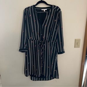 NWOT! DR2 by Daniel Rainn Split Neck Dress. Size Petite Large